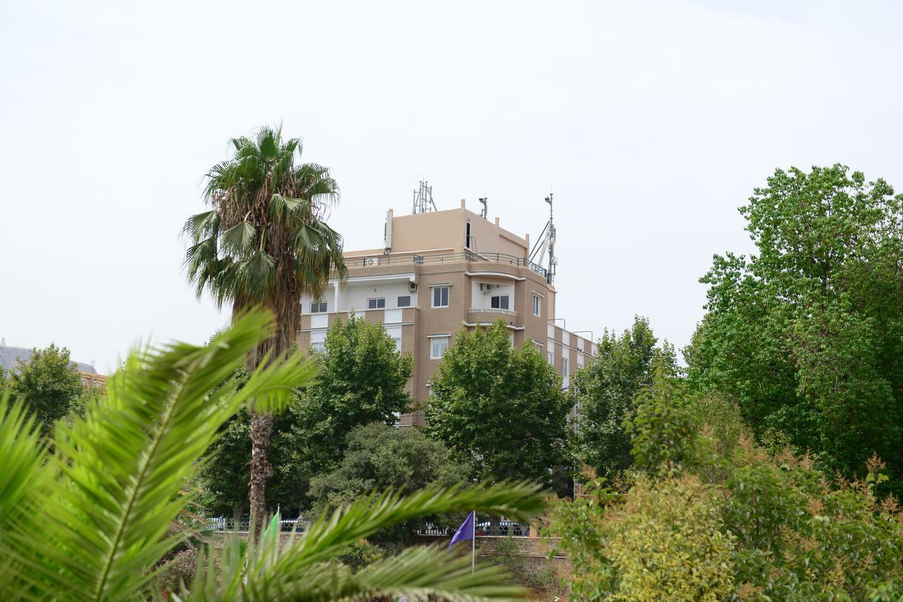 Hotel Grand Bassin Tlemcen Esterno foto